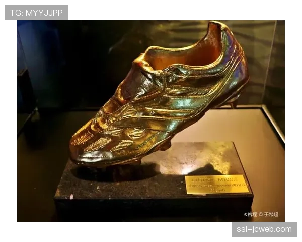 特写：在巴塞罗那的足球博物馆里，一场关于足球历史的课堂